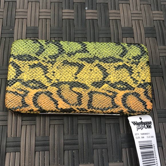 NWT Warehouse One Wallet - Picture 3 of 8